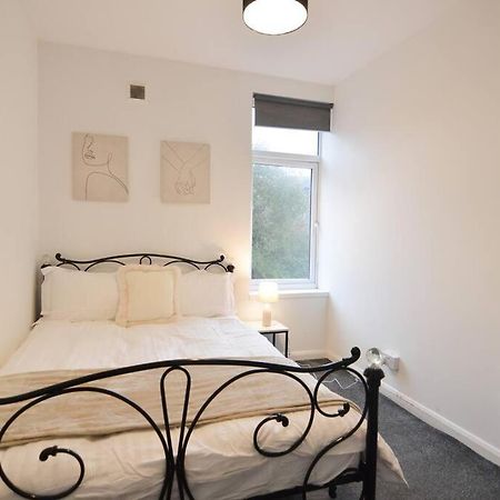 Contemporary 3 Bedroom Flat Кърколди Екстериор снимка