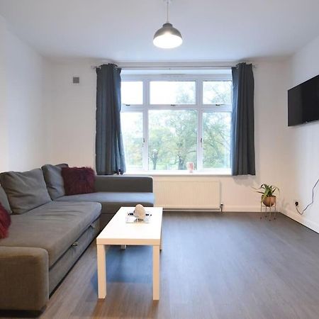 Contemporary 3 Bedroom Flat Кърколди Екстериор снимка